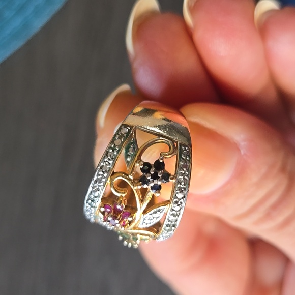 Elegant Gold and Silver Floral Ring. Size 8 - Picture 4 of 7